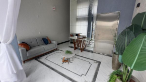 017 - Lindo apartamento na praia de Bombas